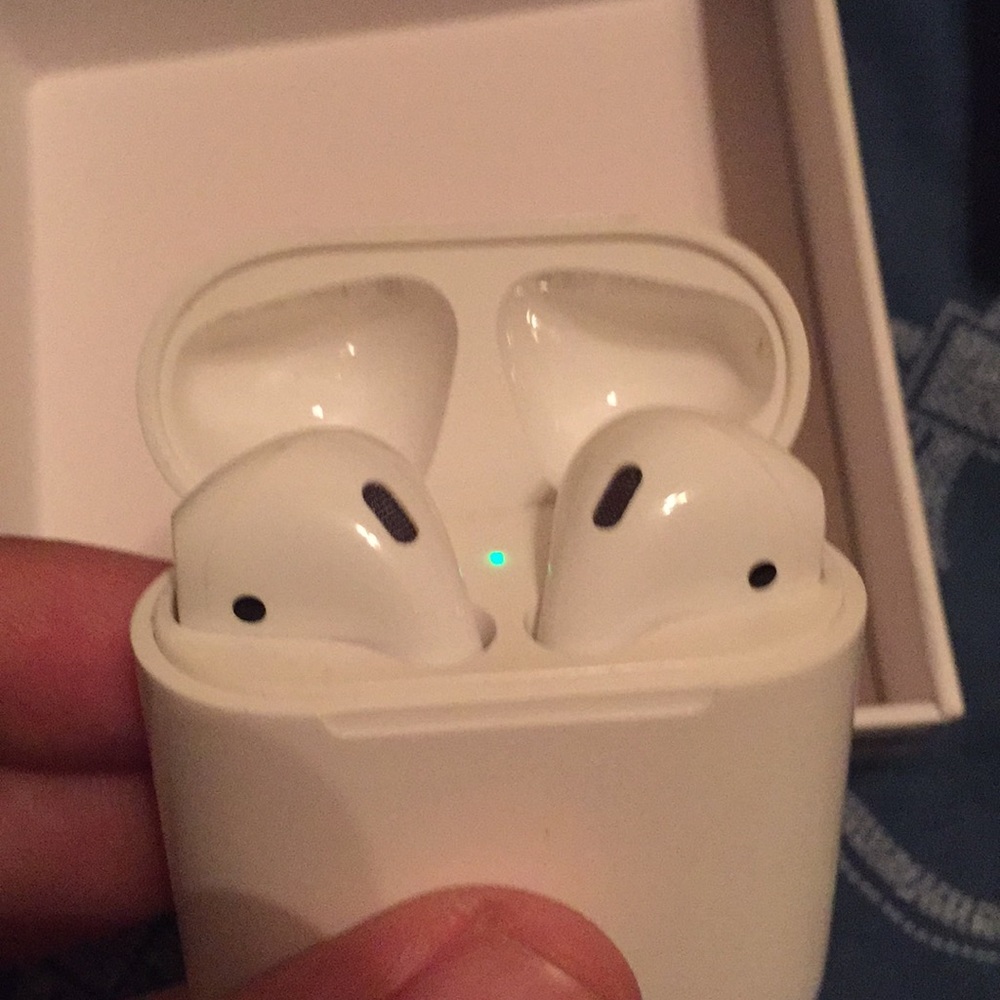 AIRPODS FOR SALE BRAND NEW!!